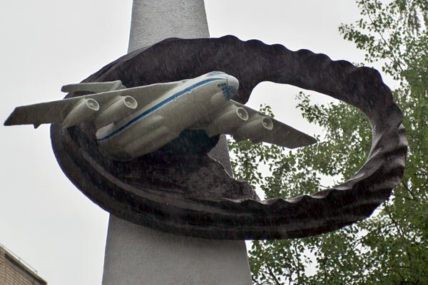 Авиаторам 339-го Военно-транспортного полка,Памятник, скульптура,Витебск