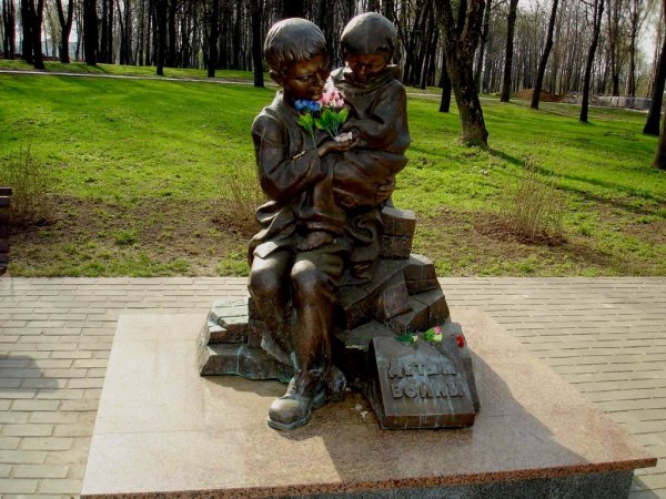Дети войны,Памятник, скульптура,Витебск