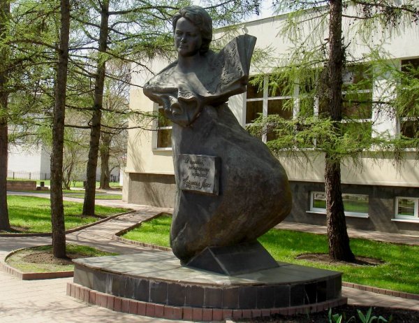 Памятник Е.Я. Лось,Памятник, скульптура,Витебск