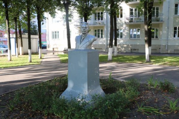 Памятник М. Горькому,Памятник, скульптура,Витебск