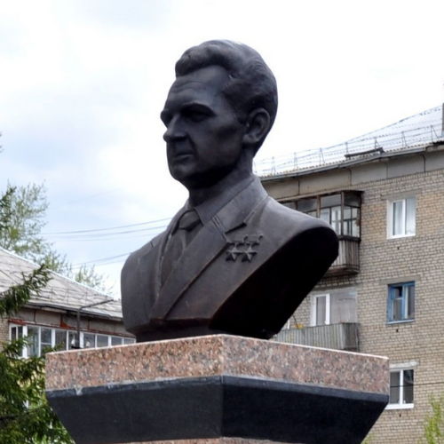 Памятник В. И. Севастьянову,Жанровая скульптура,Красноуральск