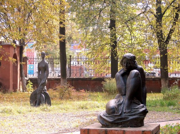 Скульптуры Любава и Ариадна,Памятник, скульптура,Иваново