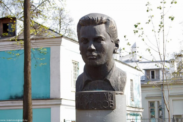 Памятник Н. П. Майорову,Памятник, скульптура,Иваново
