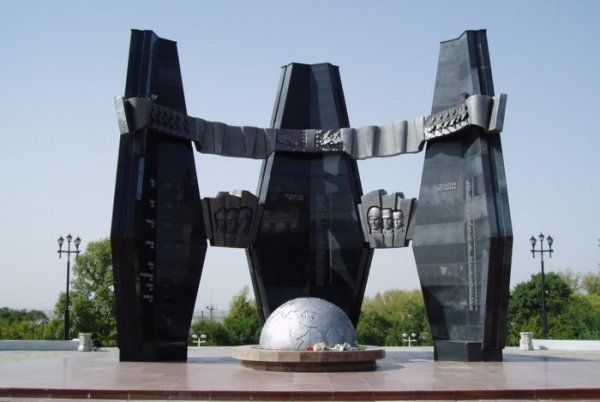 Землякам, павшим в локальных войнах и военных конфликтах,памятник,Хабаровск
