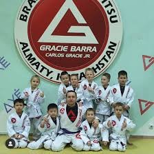 Grupo Axe Capoeira & Gracie Barra,академия капоэйра и бразильского джиу-джитсу,Алматы