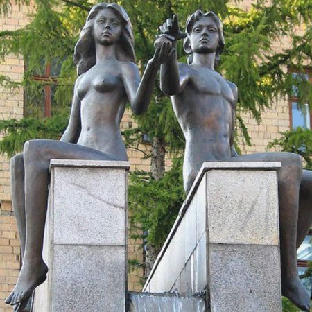 Фонтан скульптура «Адам и Ева» в Красноярске,Фонтан,Красноярск