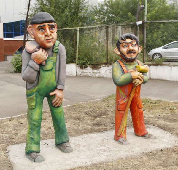Скульптура Равшан и Джамшут в Красноярске,Скульптуры,Красноярск