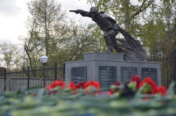 Памятник пожарным, погибшим при исполнении служебного долга