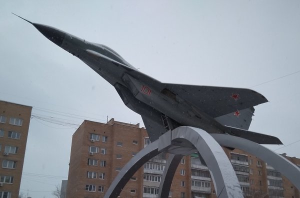 Самолёт МиГ-29,Жанровая скульптура,Люберцы