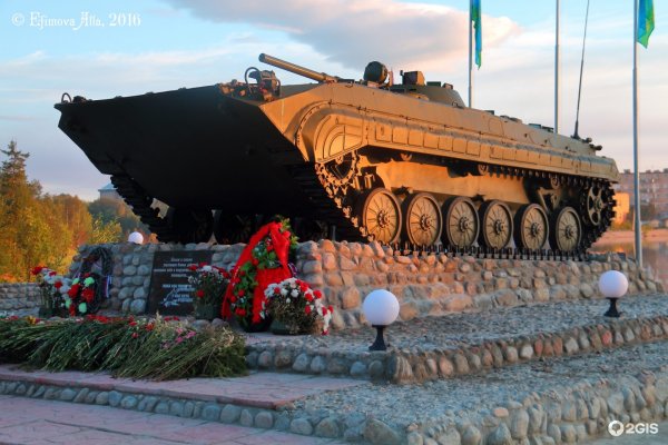 Памятник участникам боевых действий, локальных войн и вооруженных конфликтов,Жанровая скульптура,Мончегорск