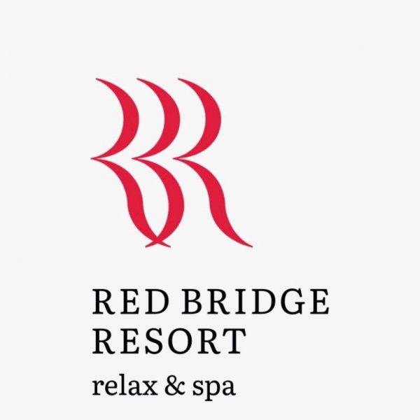 логотип компании RED BRIDGE RESORT