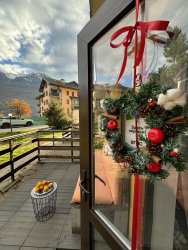 Квартира в эко стиле, с собственным двориком для отдыха