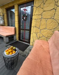 Квартира в эко стиле, с собственным двориком для отдыха