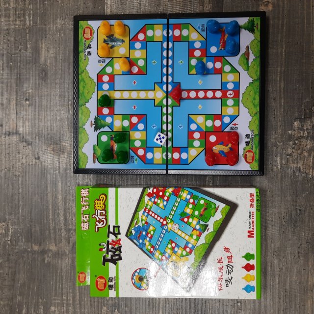 Настольная игра - бродилка магнитная