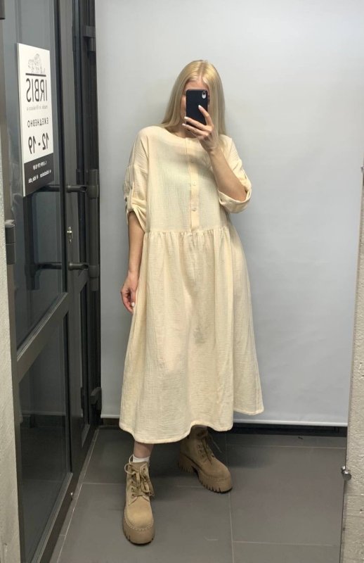 Платье из муслина в нежном оттенке