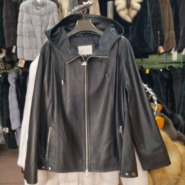 Куртка женская с капюшоном