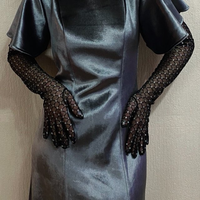 Длинные перчатки из сетки