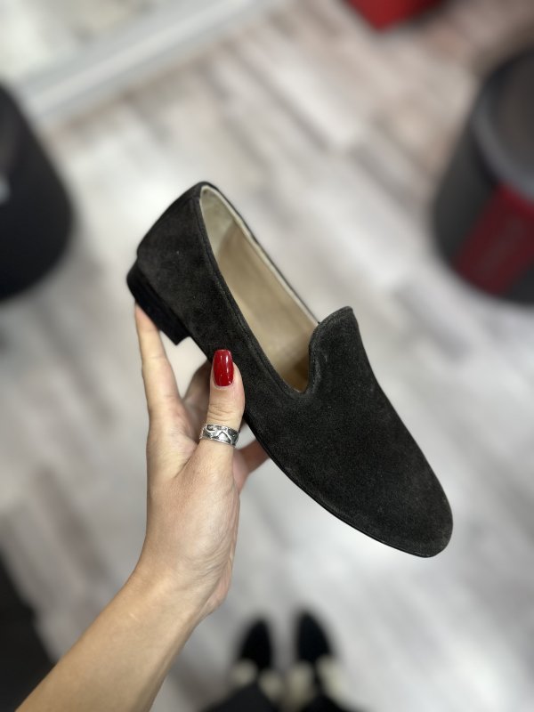 Лоферы из замши