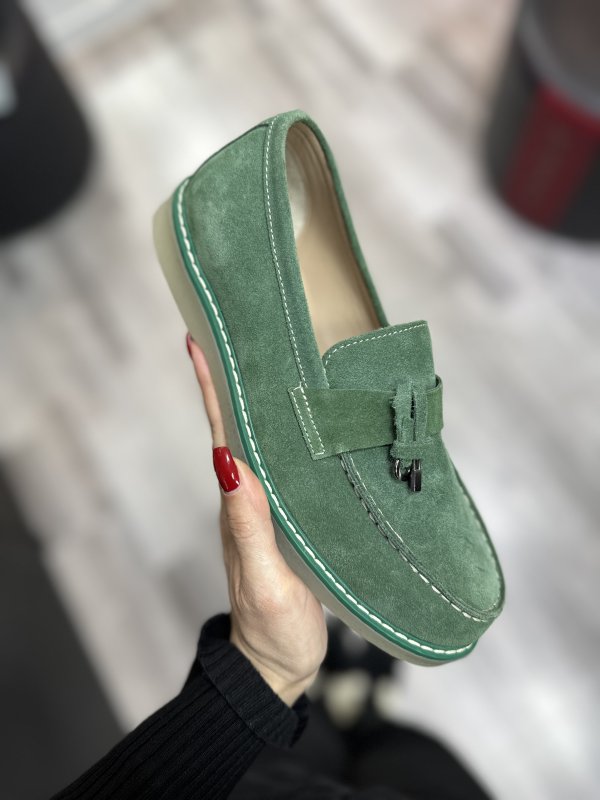 Лоферы из замши