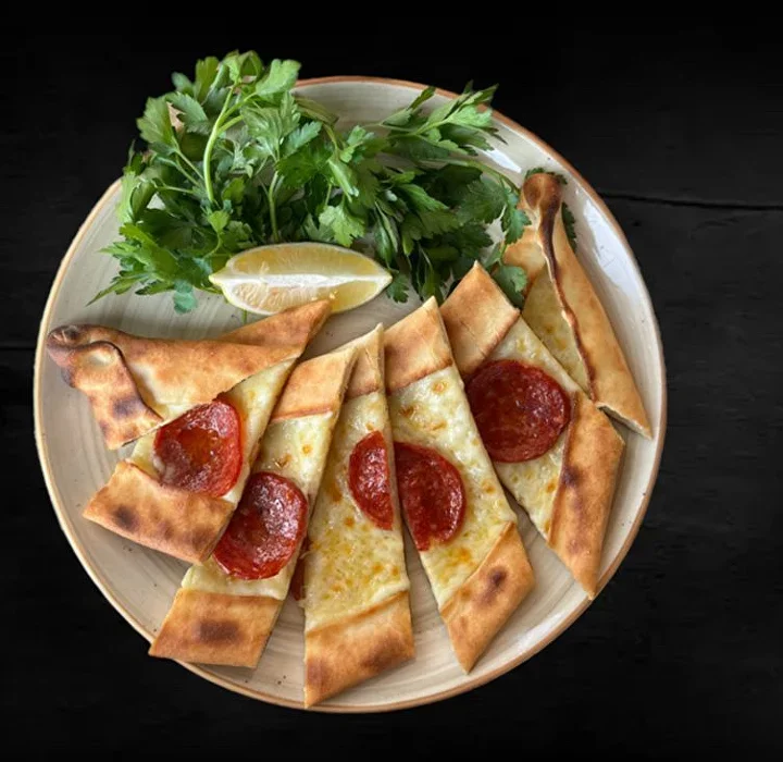 Пиде с сыром и пепперони 35см