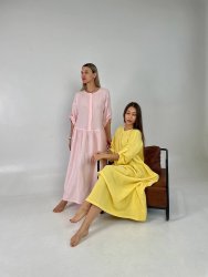 Платье из муслина в нежном оттенке