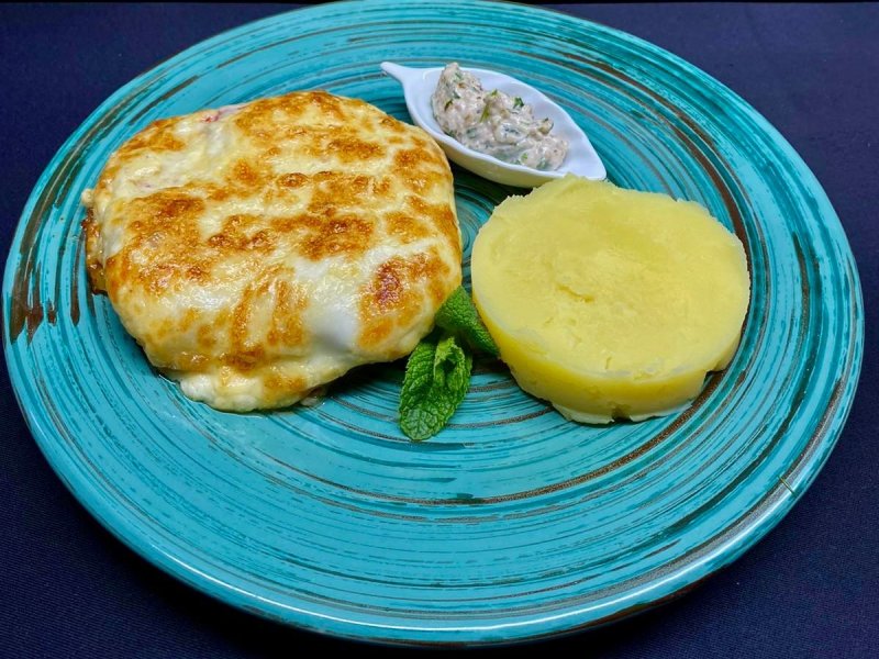 Мясо по-французски с пюре 