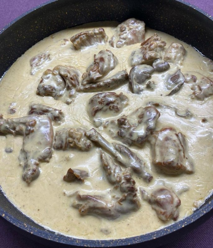 Кролик в сметане