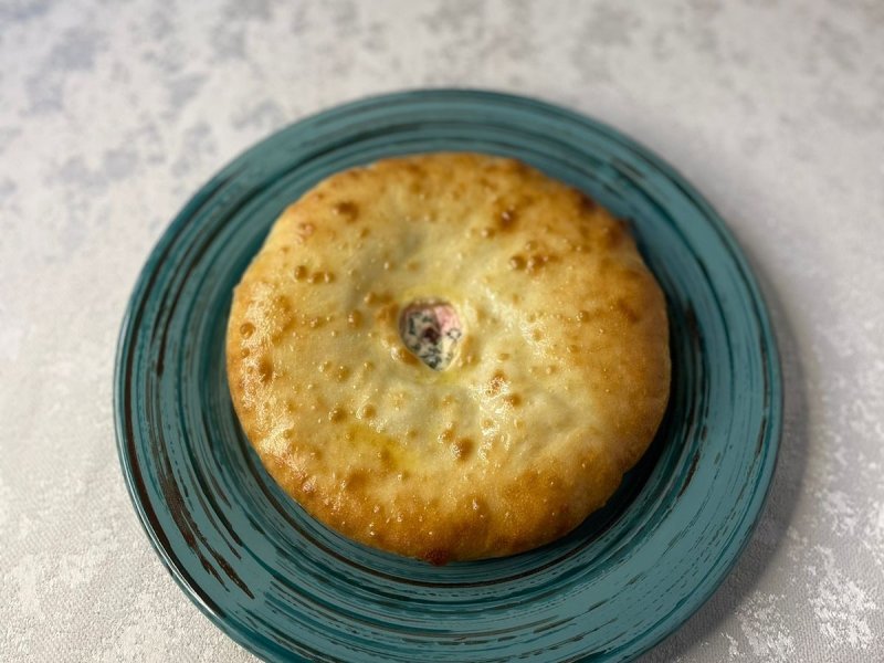 Осетинский пирог мини с сыром и зеленью