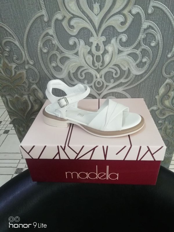 Босоножки Madella
