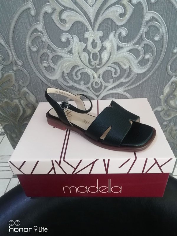 Босоножки Madella