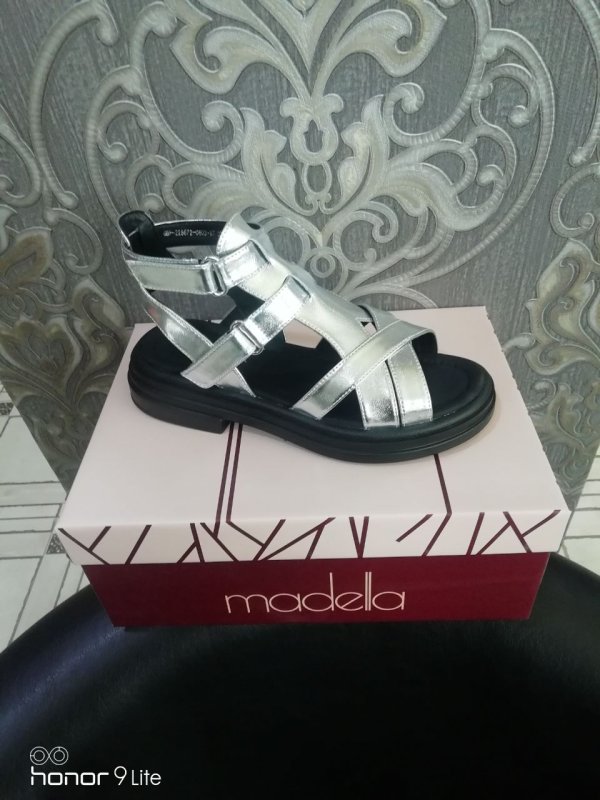 Босоножки Madella