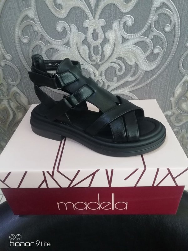 Босоножки Madella