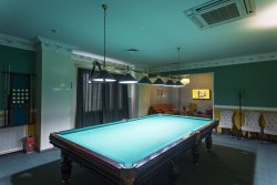 Бильярд кабинка с 00:00 до 04:00