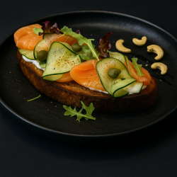 Брускетта с сёмгой