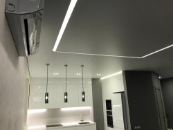 Современный потолок с освещением