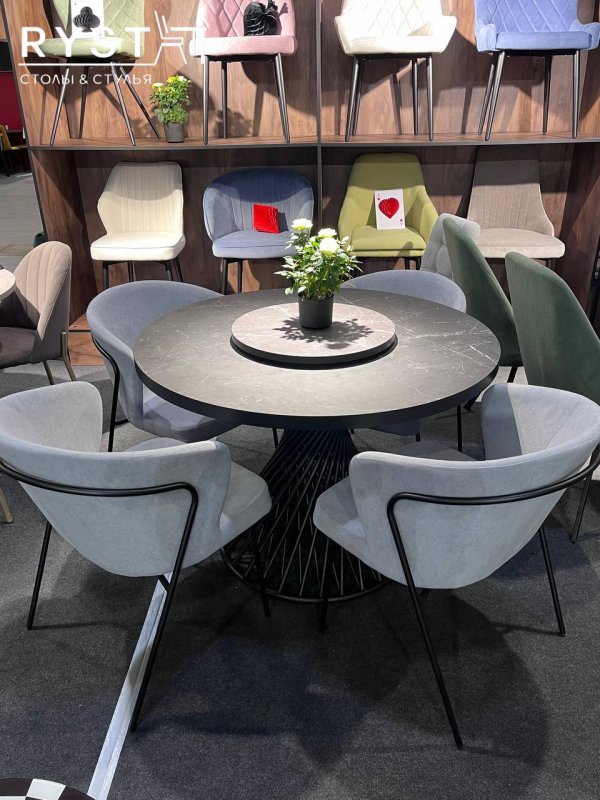 Столы и стулья