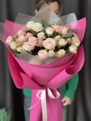 Пионовидная кустовая роза