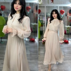 Закрытое платье со стойкой