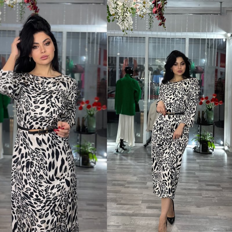 Модель с леопардовым принтом