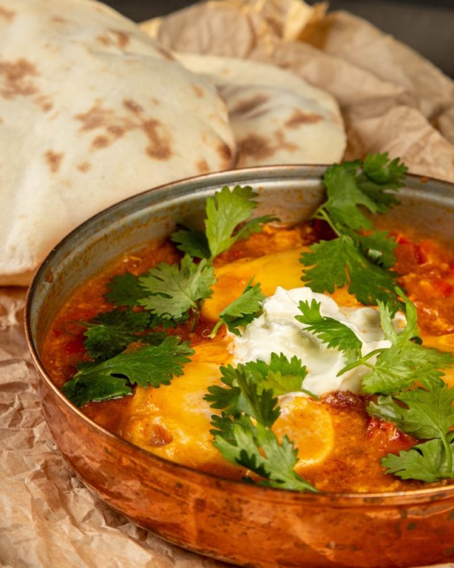 Шакшука с домашней лепешкой