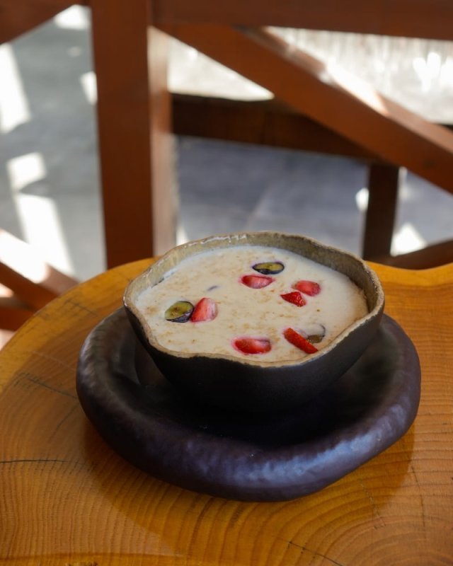 Овсяная каша с ягодами