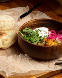 Печеные овощи с сыром рикотта