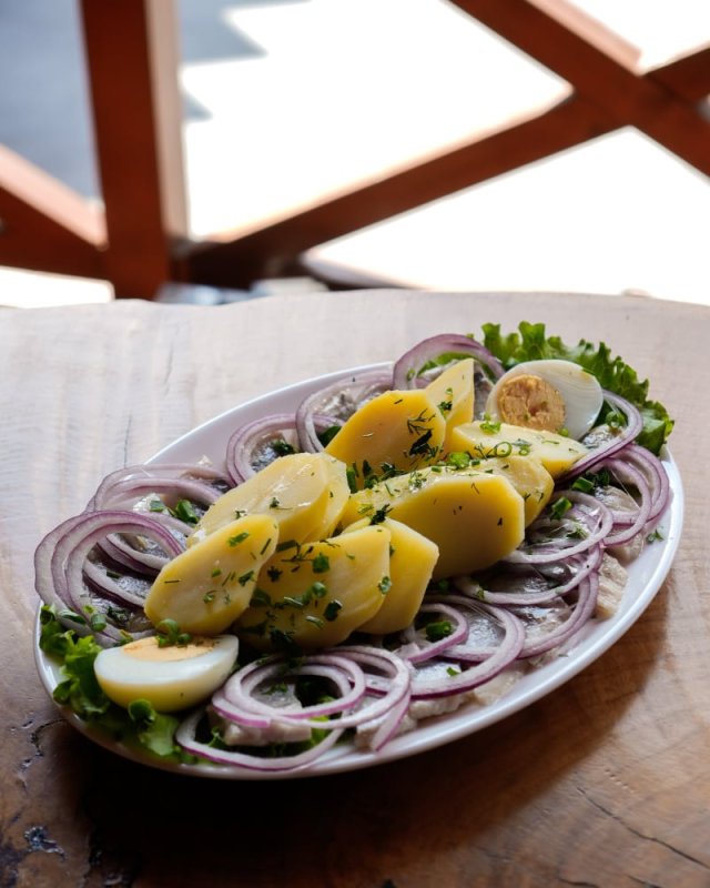 Сельдь с отварным картофелем