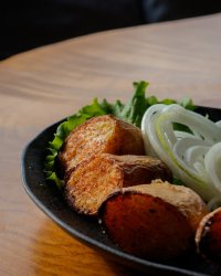 Картофель печеный на углях