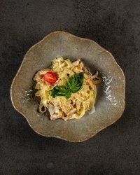 Паста с курицей и грибами
