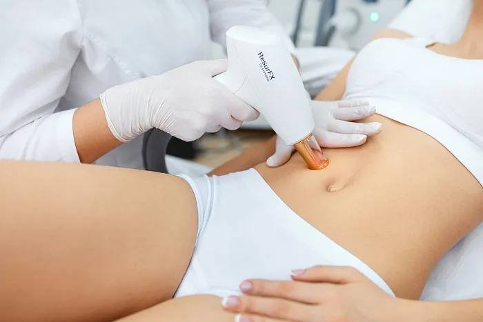 Лицо, руки полностью, подмышки, тотальное бикини, бл живота, ноги полностью