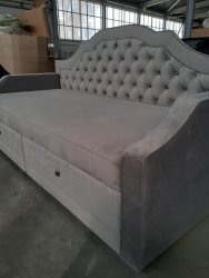 Интерьерные кровати