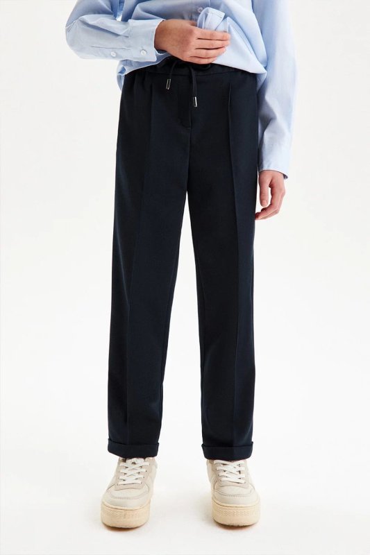 Синие брюки "Carrot" из костюмной ткани.