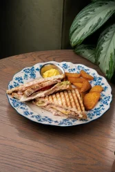 Сэндвич клаб с курицей