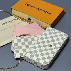 LOUIS VUITTON Сумка-клатч
